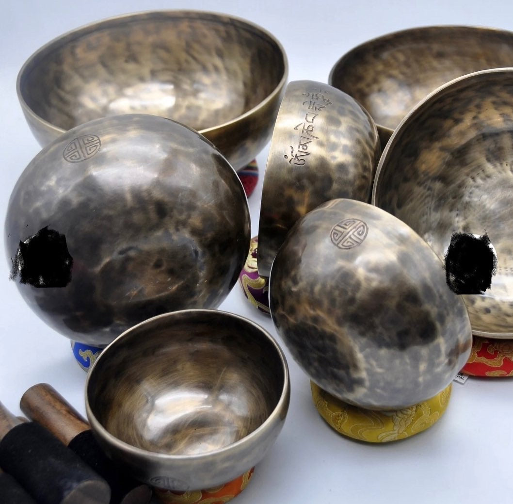 Handmade healing full moon tiger antique note tuning chakra set singing bowl (set of 7 pieces.)