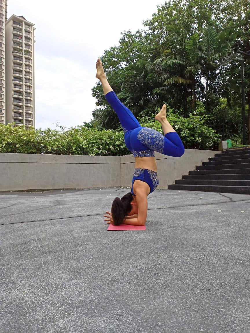 Blue and Gold Mandala High Waist Yoga Capri Leggings