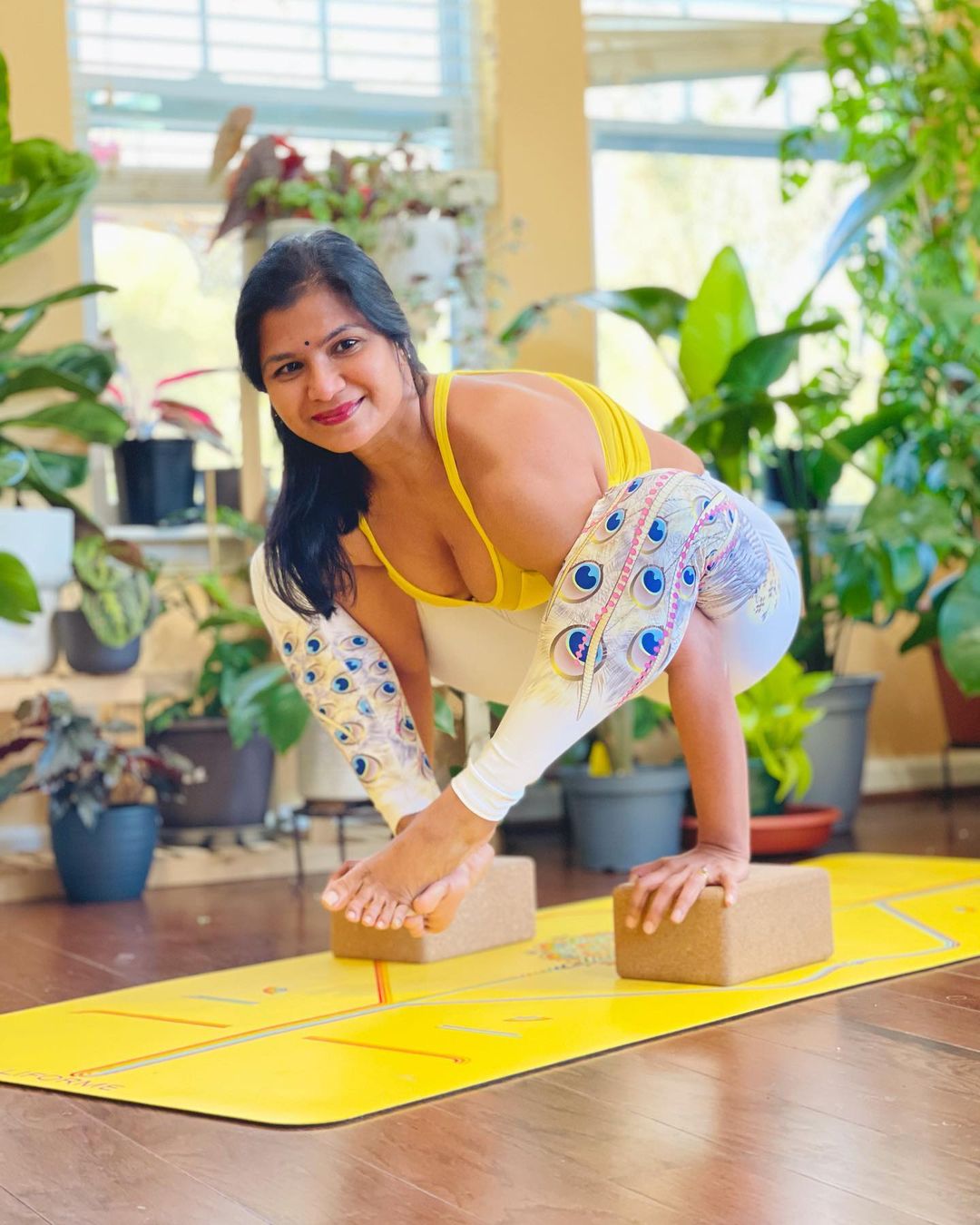 Yoga leggings - mandala - black and yellow