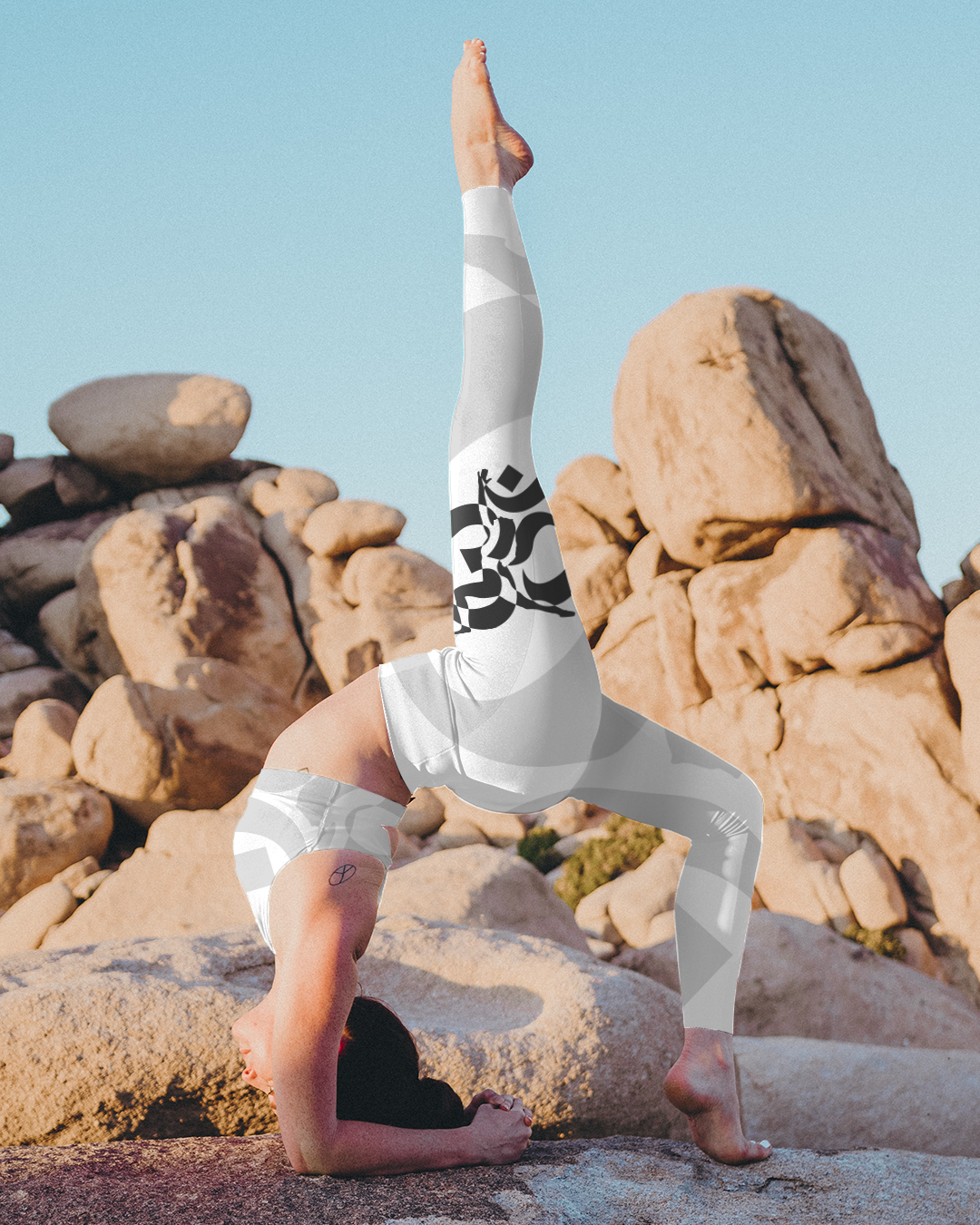 Sustainable Yoga Legging  Spirit of Om Yoga Legging Magic